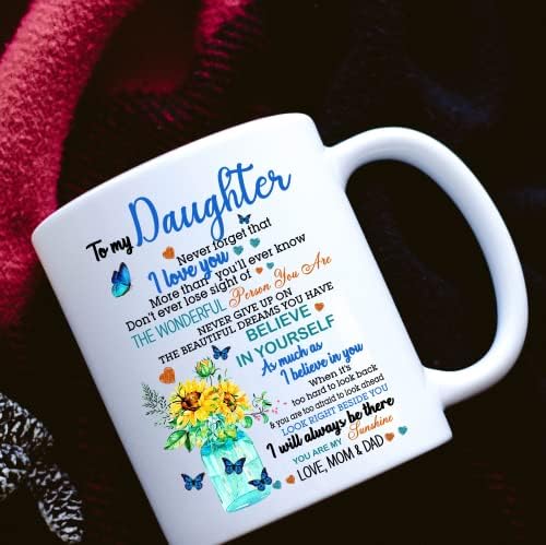 Дъщеря ми е Красива Пеперуда и Слънчоглед от мама или татко - Подарък Кафеена чаша с индивидуален името на Дъщеря